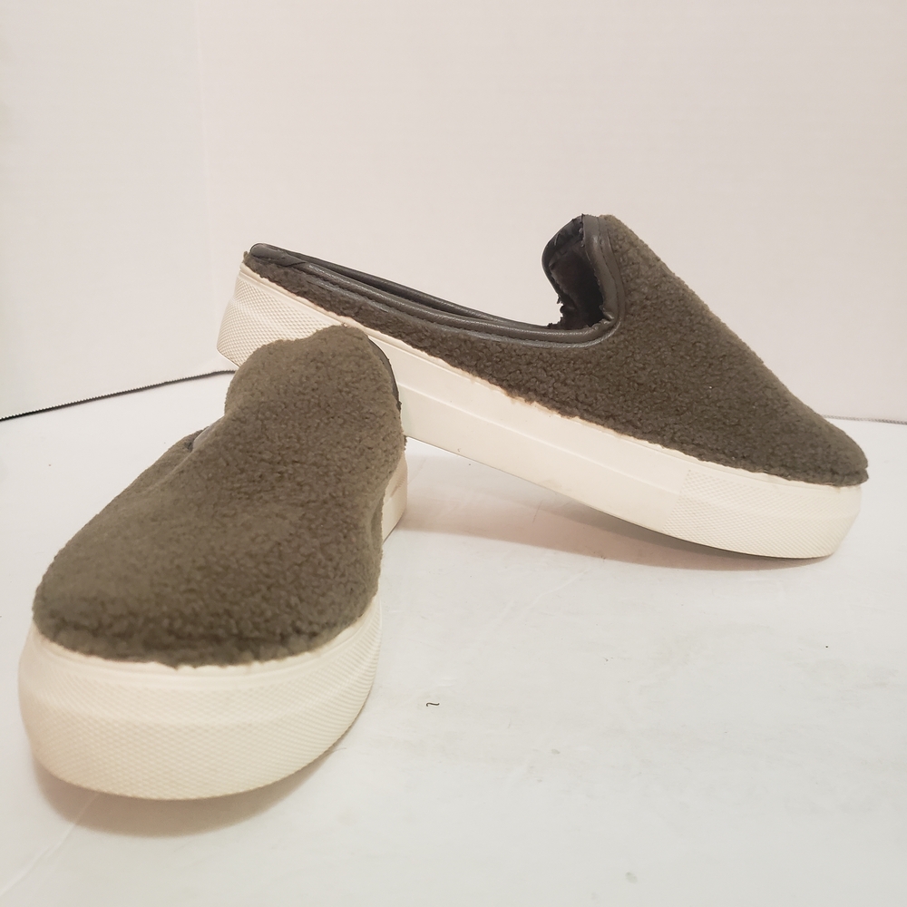 DV By Dolce Vita Olive Green Fleece Slip-On Faux Shearling Sneakers, Sz: 8.5